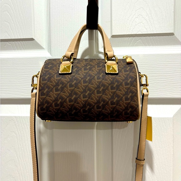 ***NWT***
Michael Kors logo mini duffel style bag - Picture 4 of 6